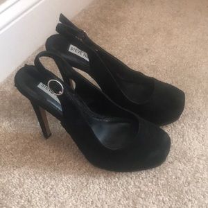 Steve Madden black pumps